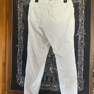 Crown & Ivy Women's Crisp White Straight Leg Jeans